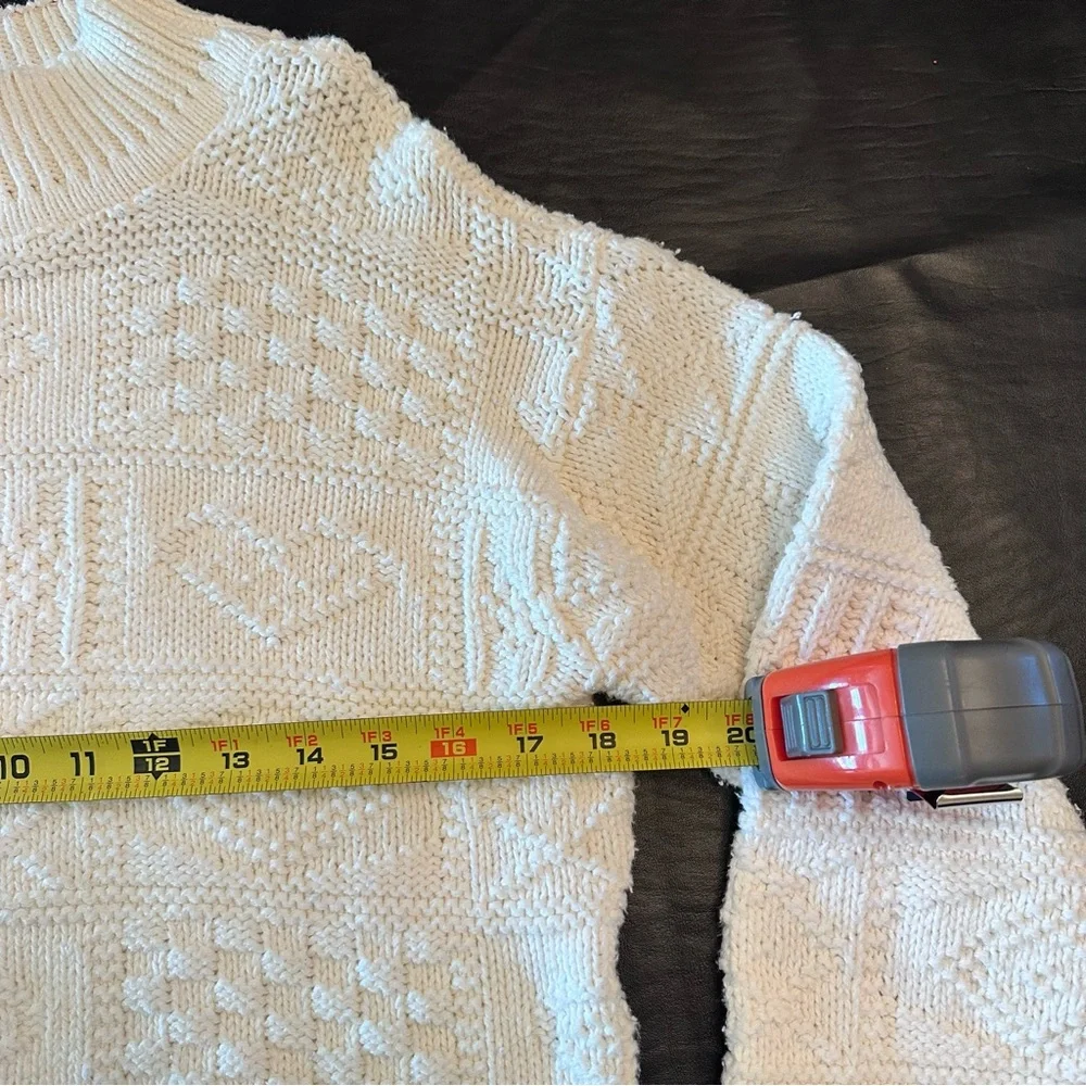 90’s “Absolutely Cotton” Creamy White Cable Knit Textured Hearts Sweater - Picture 4 of 8